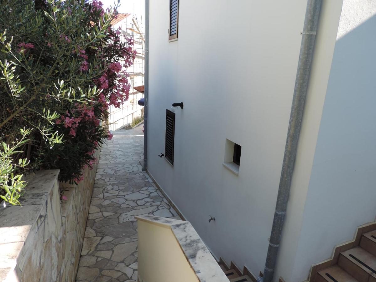 Apartmani Lavanda Pag Town Dış mekan fotoğraf