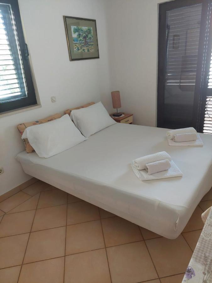 Apartmani Lavanda Pag Town Dış mekan fotoğraf