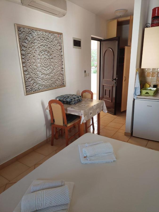 Apartmani Lavanda Pag Town Dış mekan fotoğraf