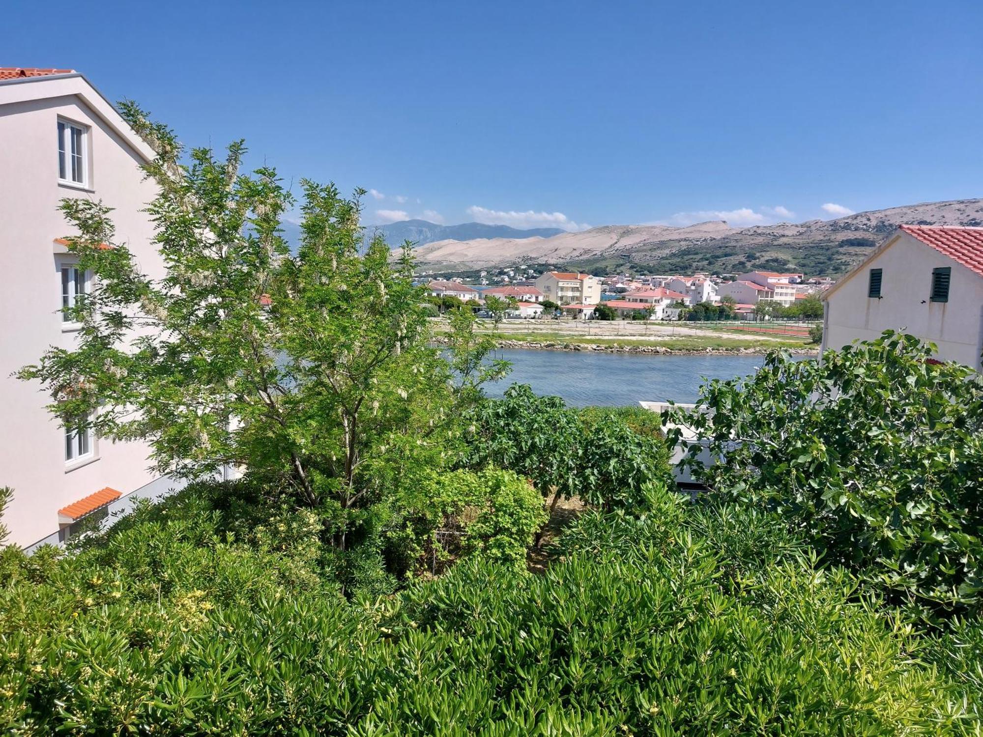 Apartmani Lavanda Pag Town Oda fotoğraf